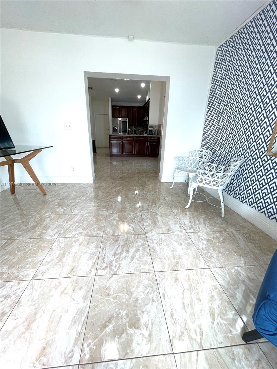 9604 NW 49th St - 11