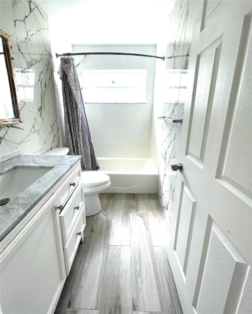 9604 NW 49th St - 14