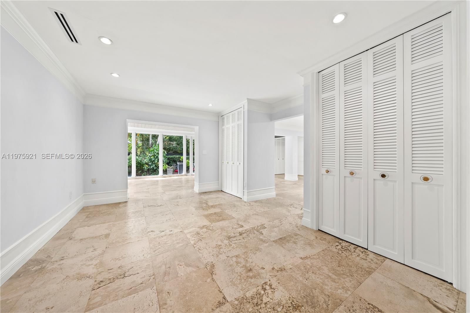 3821 BRAGANZA AVE, Unit 3821 - 19