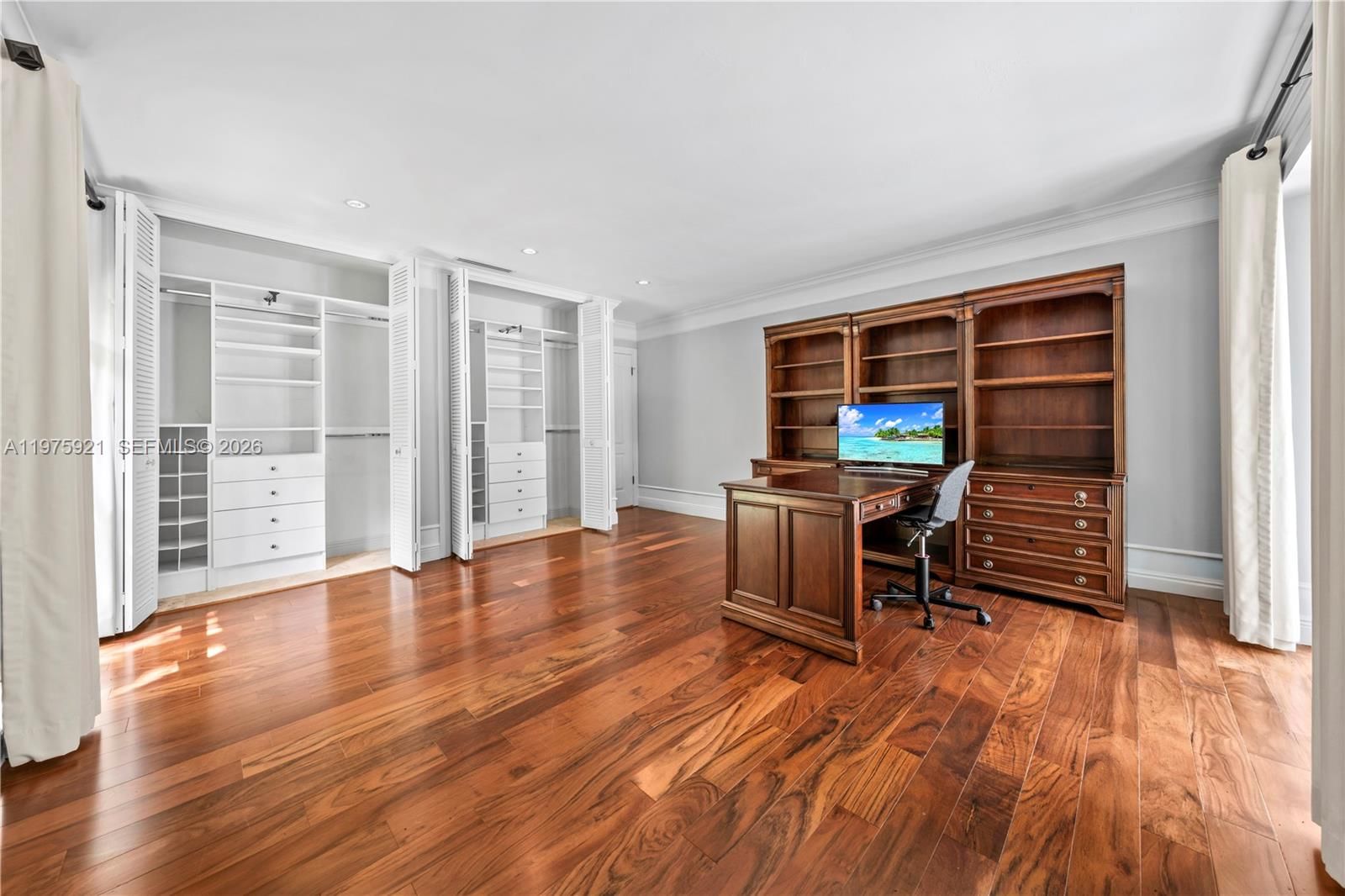 3821 BRAGANZA AVE, Unit 3821 - 26