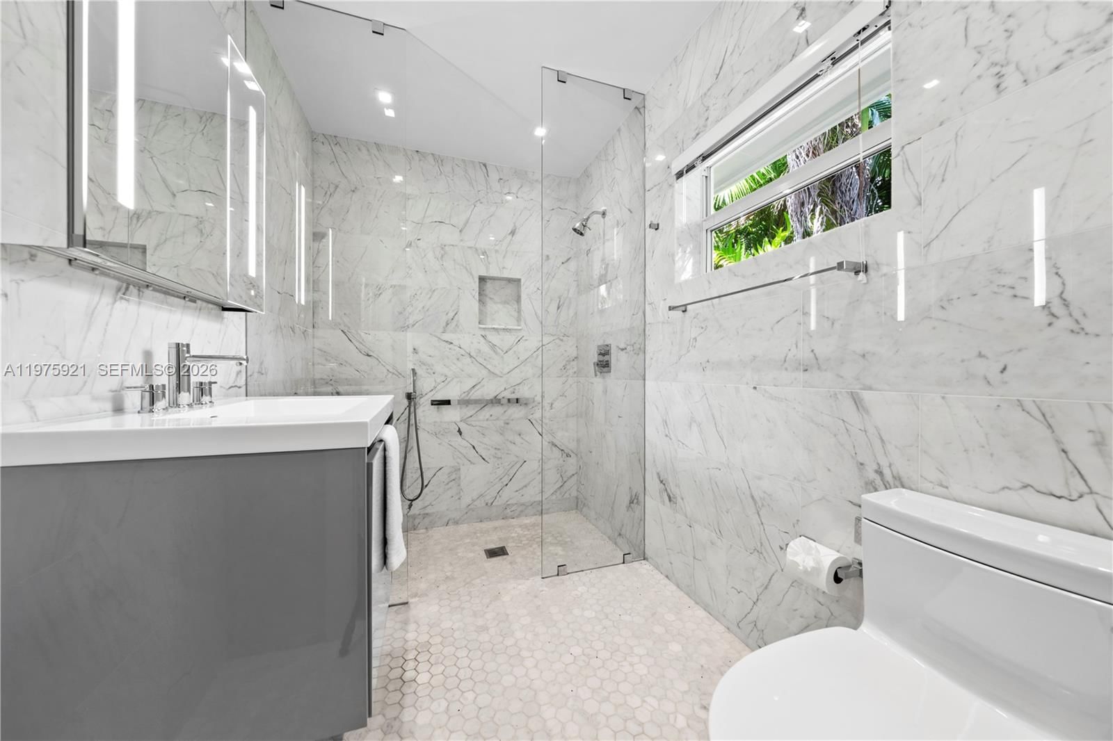 3821 BRAGANZA AVE, Unit 3821 - 31