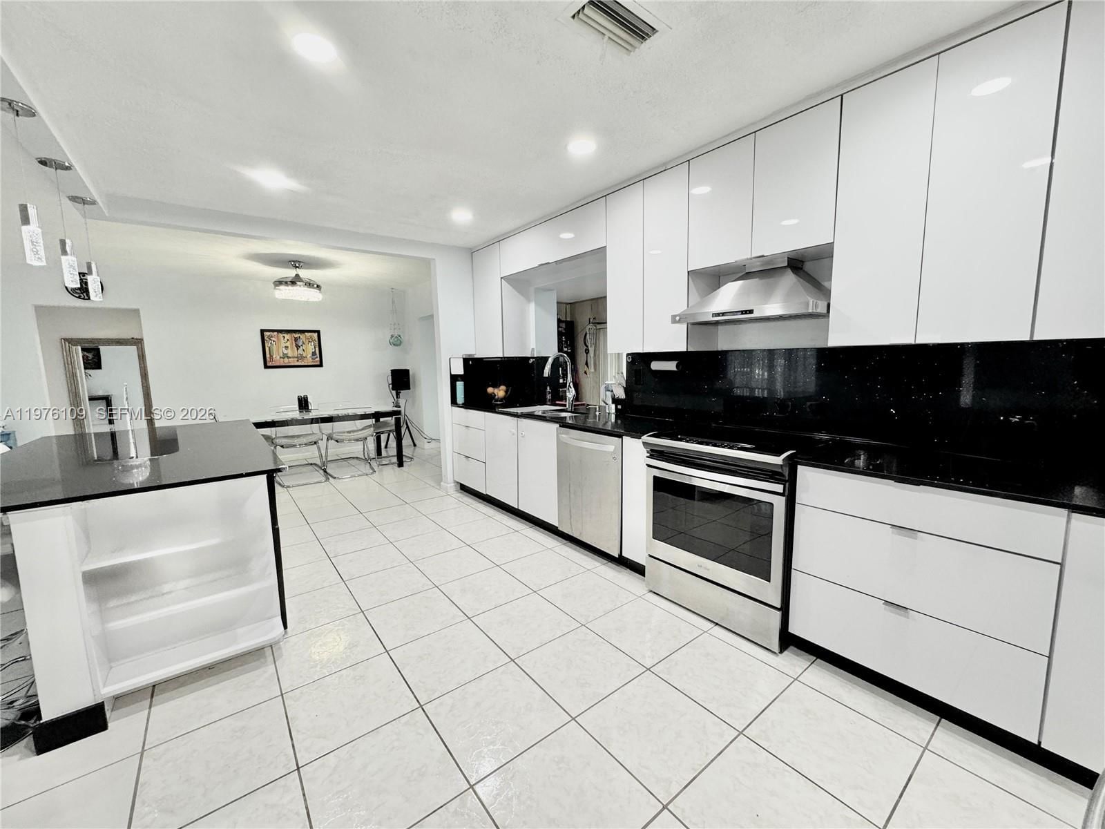 7005 NW 94th Ave - 16