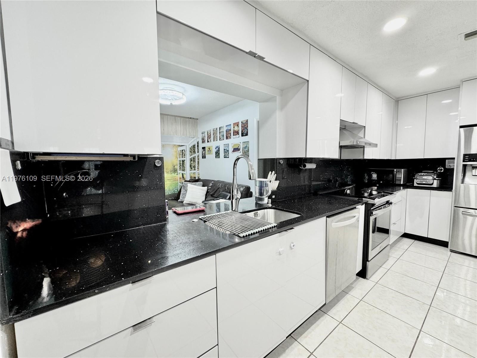 7005 NW 94th Ave - 20