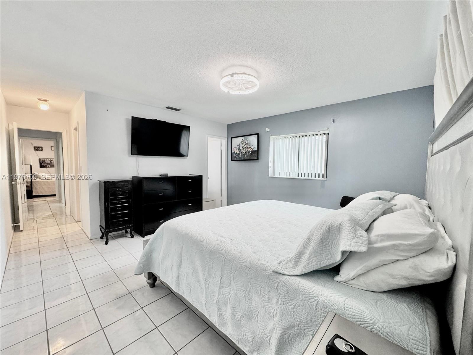 7005 NW 94th Ave - 7