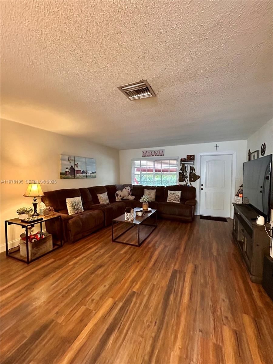 6605 NW 76th St - 11