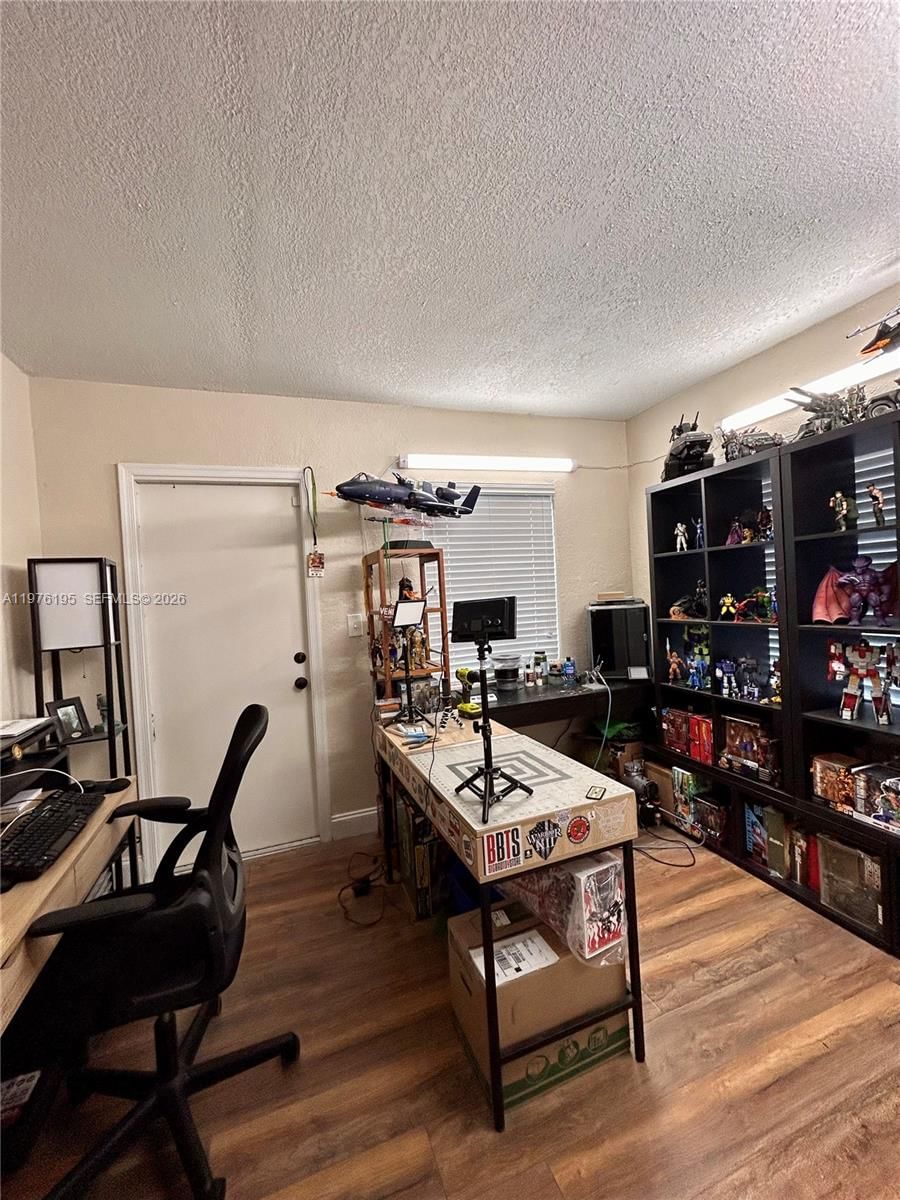 6605 NW 76th St - 23