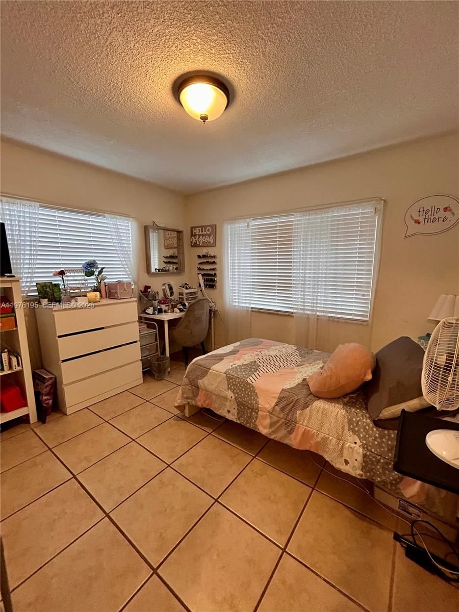 6605 NW 76th St - 28