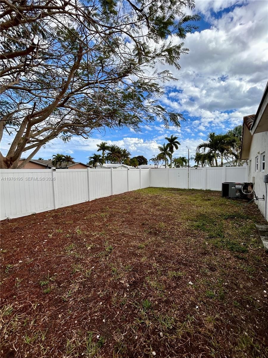 6605 NW 76th St - 42