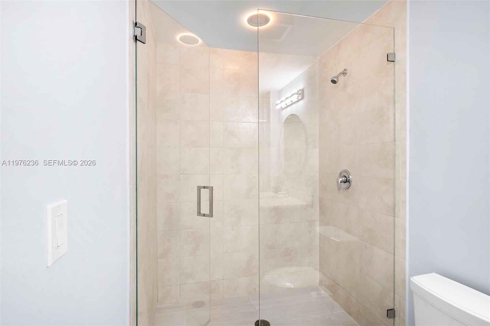 1900 N BAYSHORE DR, Unit 2512 - 23