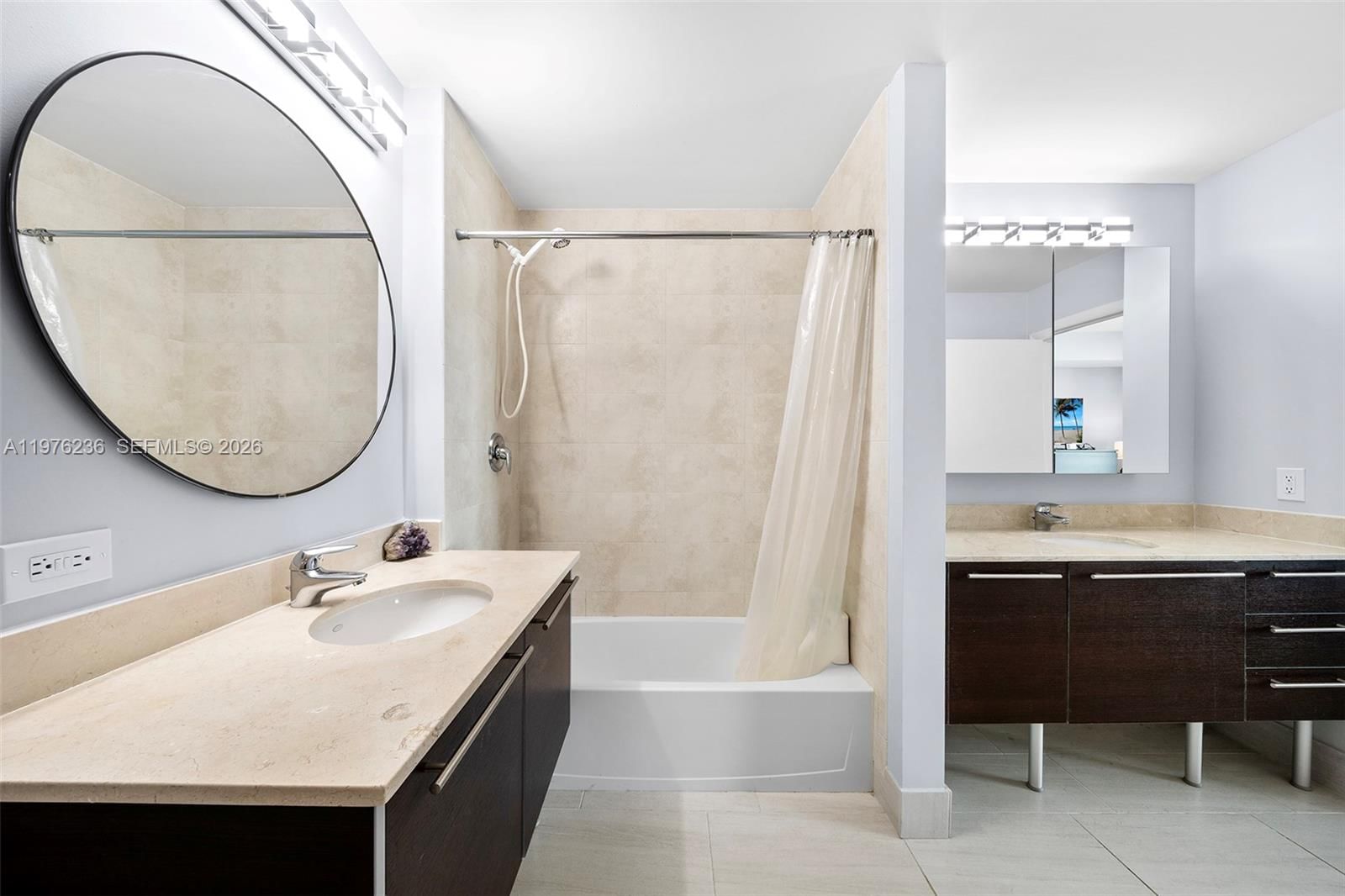 1900 N BAYSHORE DR, Unit 2512 - 24