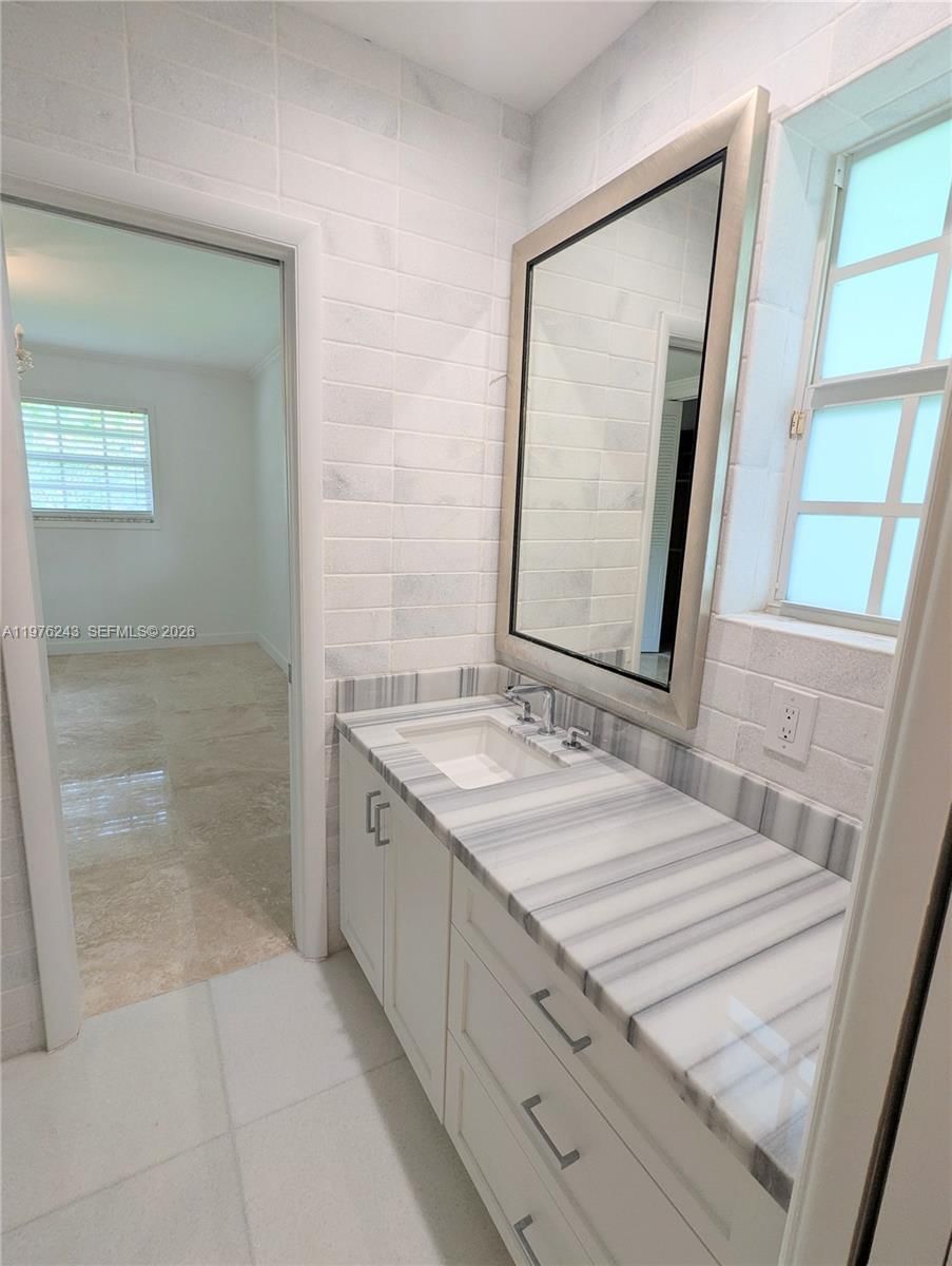 5920 MAYNADA ST, Unit 5920 - 27