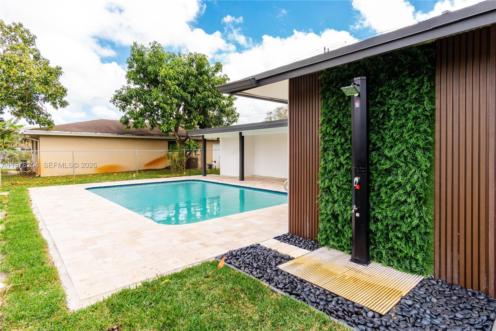 7951 SW 30th St - 52