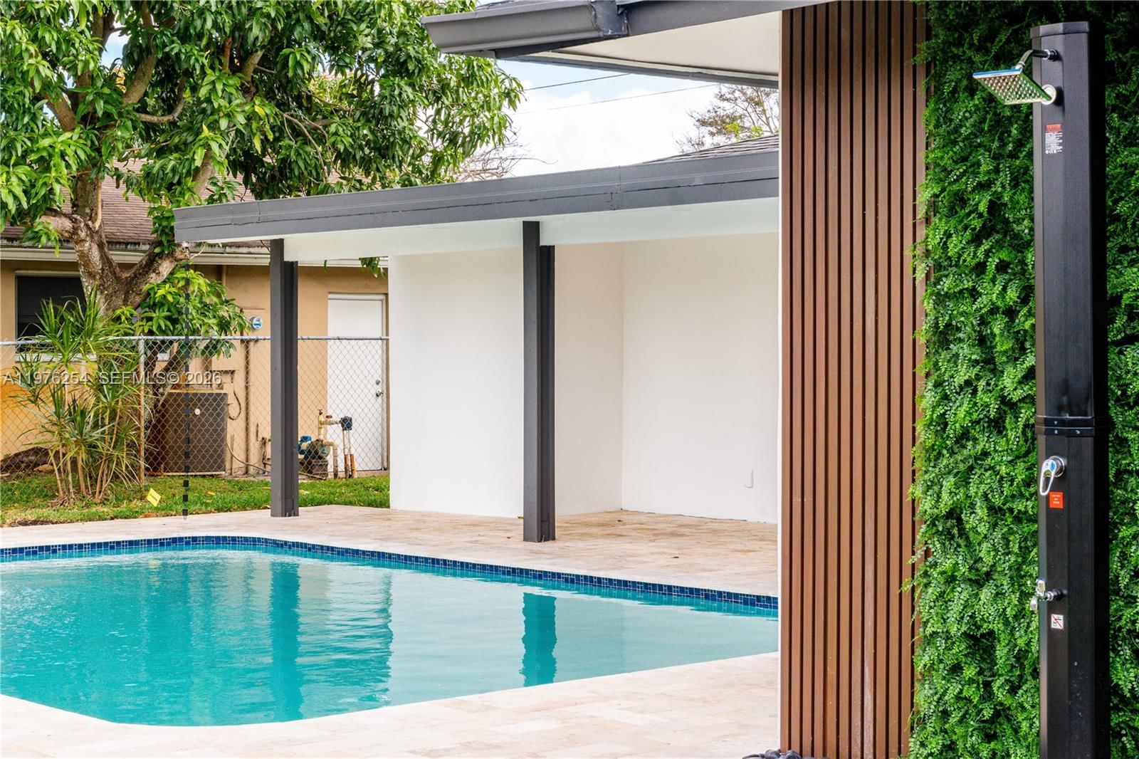 7951 SW 30th St - 54