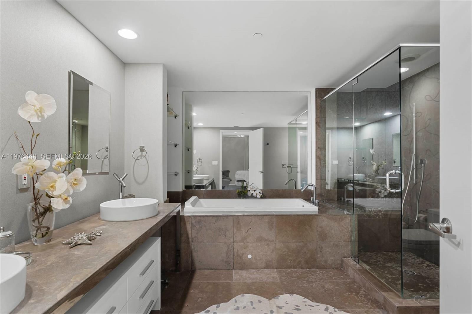 495 BRICKELL AVE, Unit 805 - 24