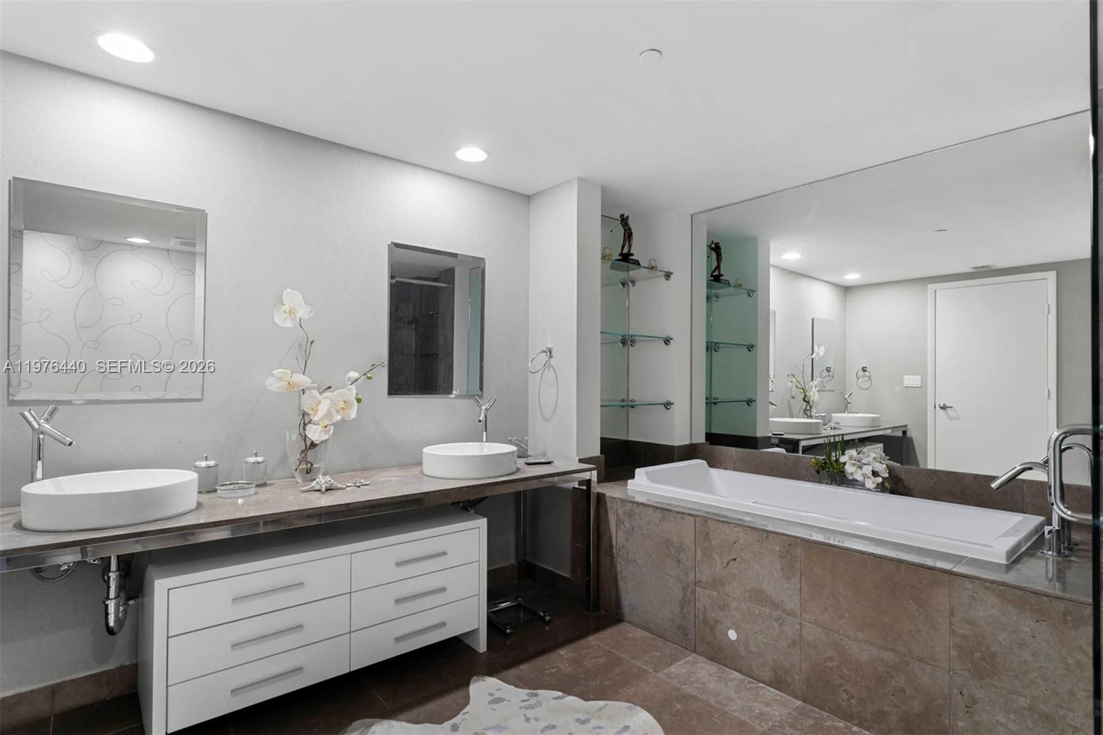 495 BRICKELL AVE, Unit 805 - 25