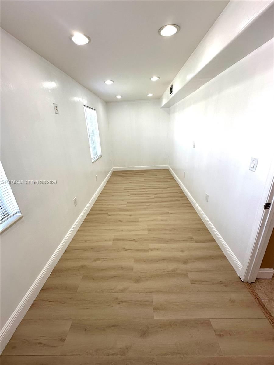 3101 SW 67th Ave - 8