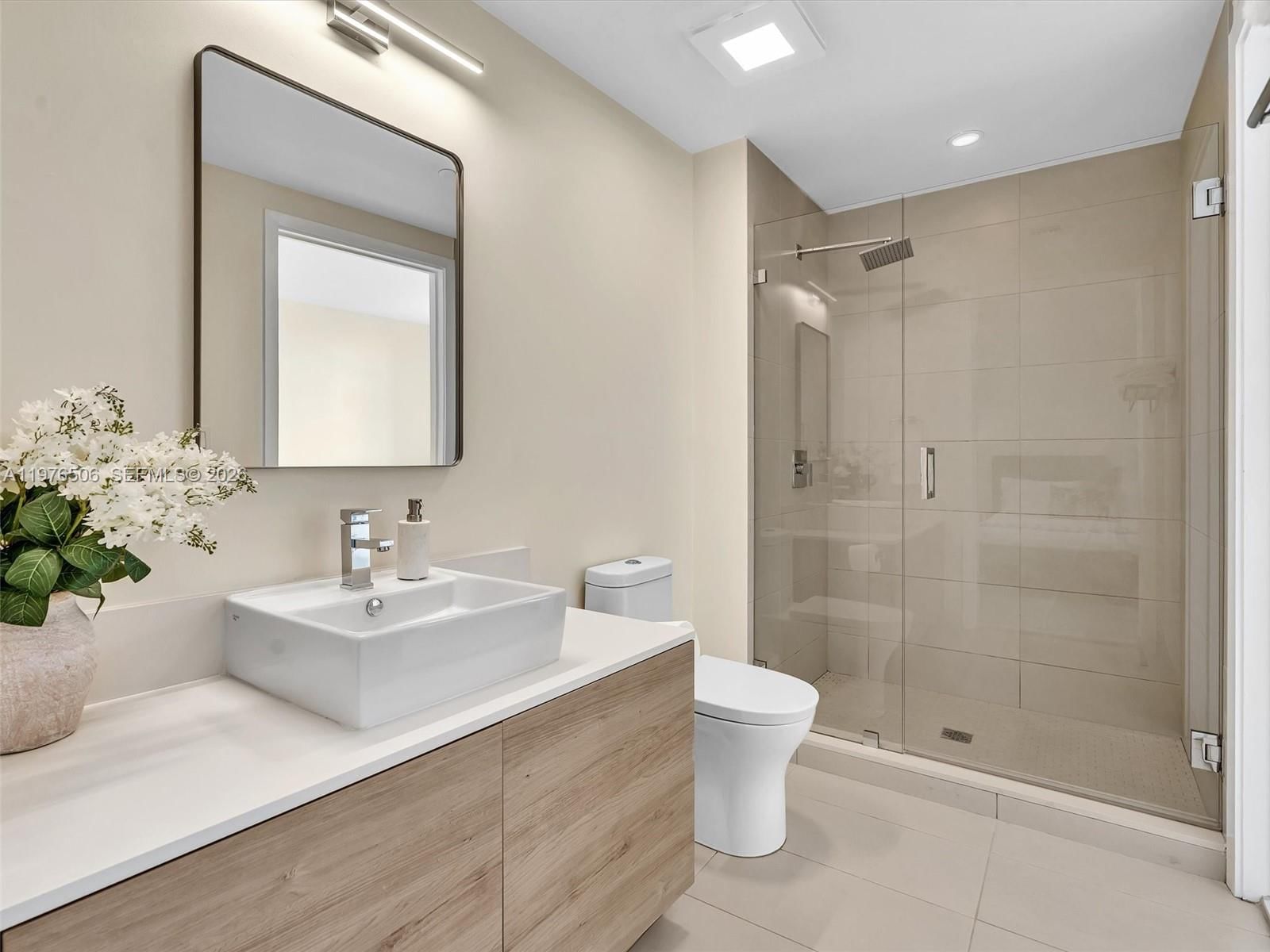 10201 E Bay Harbor Dr, Unit 401 - 26