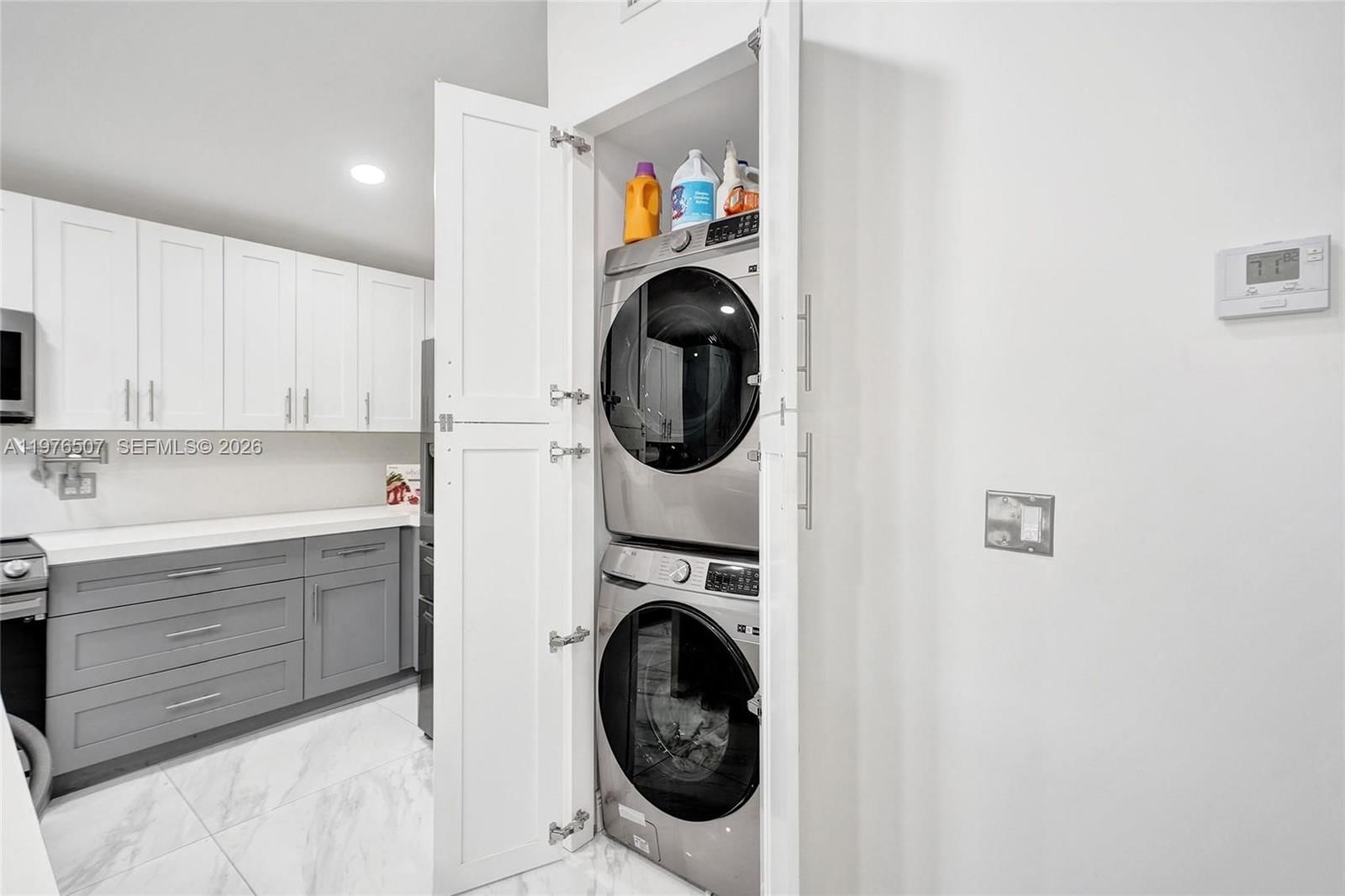 2001 N 22nd Ave - 12