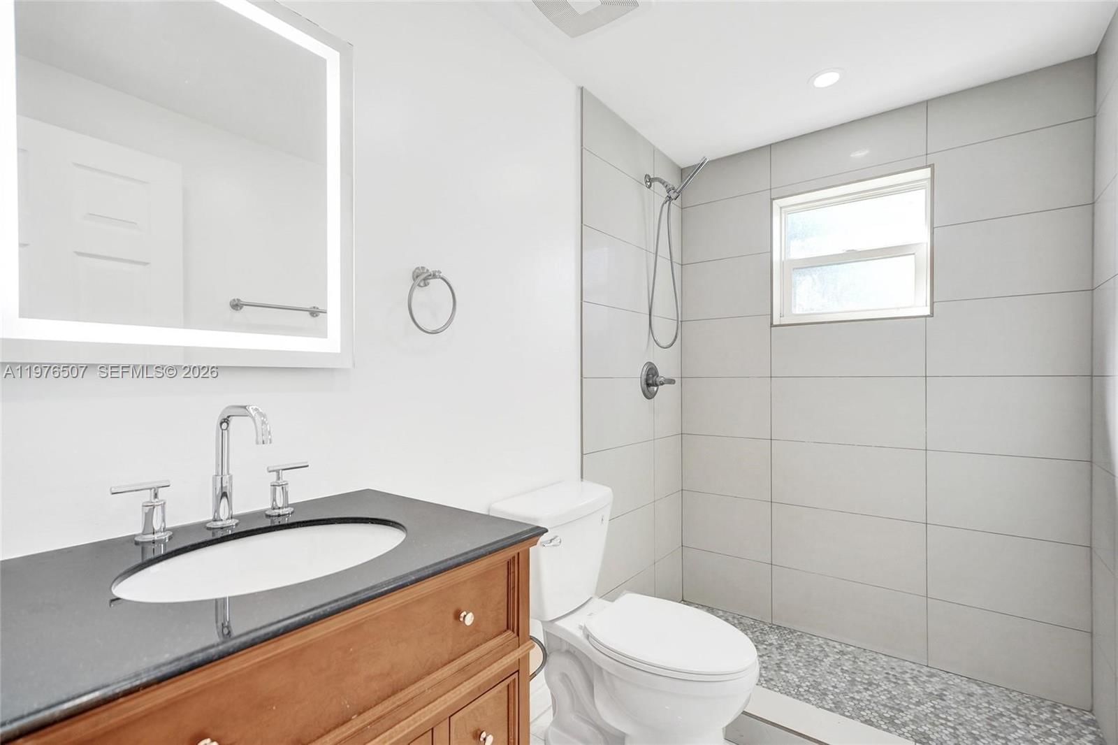 2001 N 22nd Ave - 20