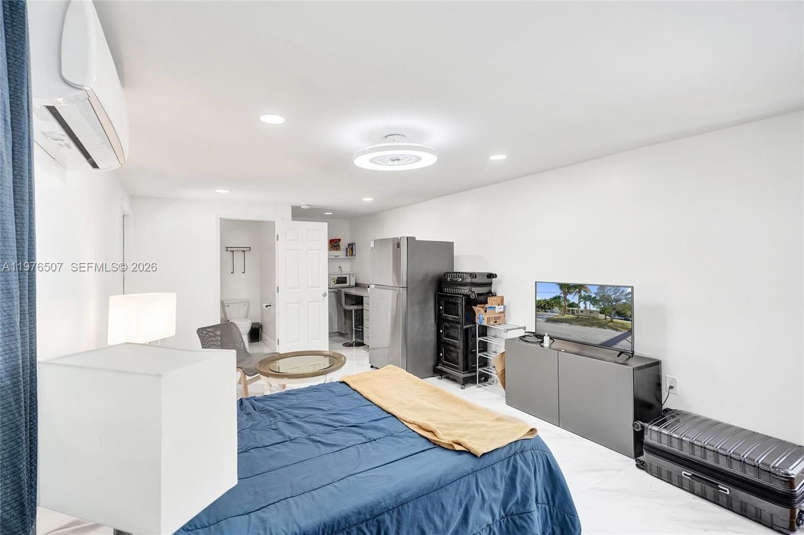 2001 N 22nd Ave - 23