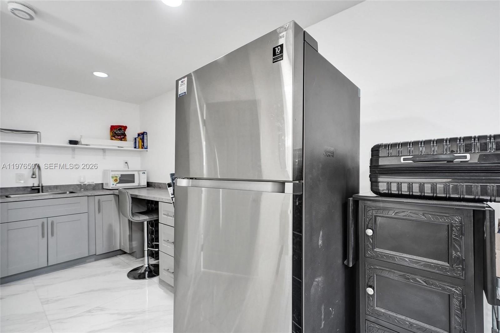 2001 N 22nd Ave - 25