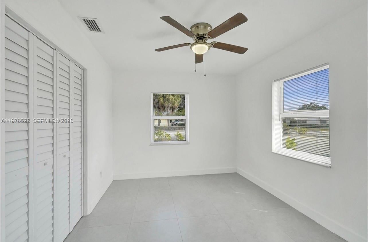 4701 N Andrews Ave - 5