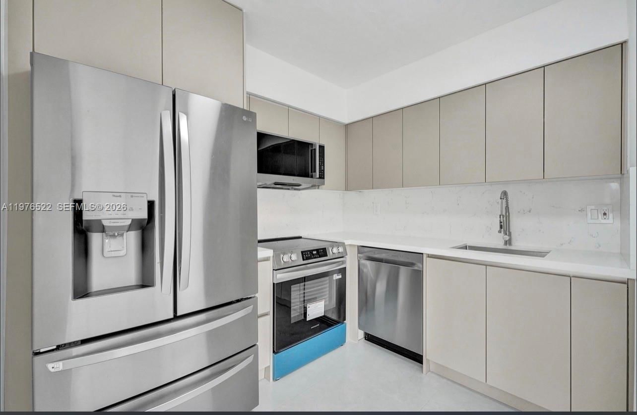 4701 N Andrews Ave - 7