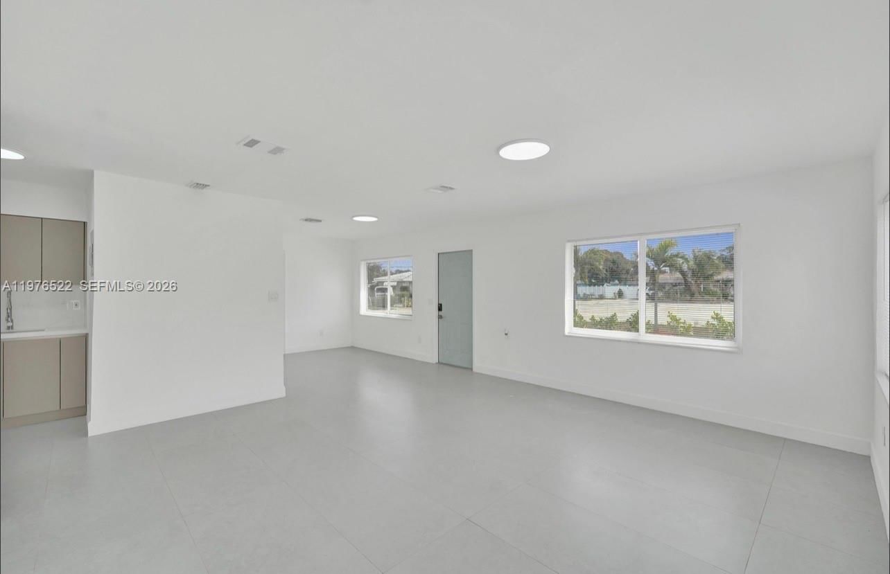 4701 N Andrews Ave - 8