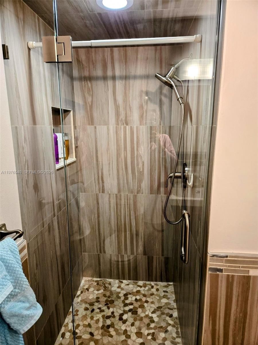 2431 SW 82nd Ave, Unit 305 - 23