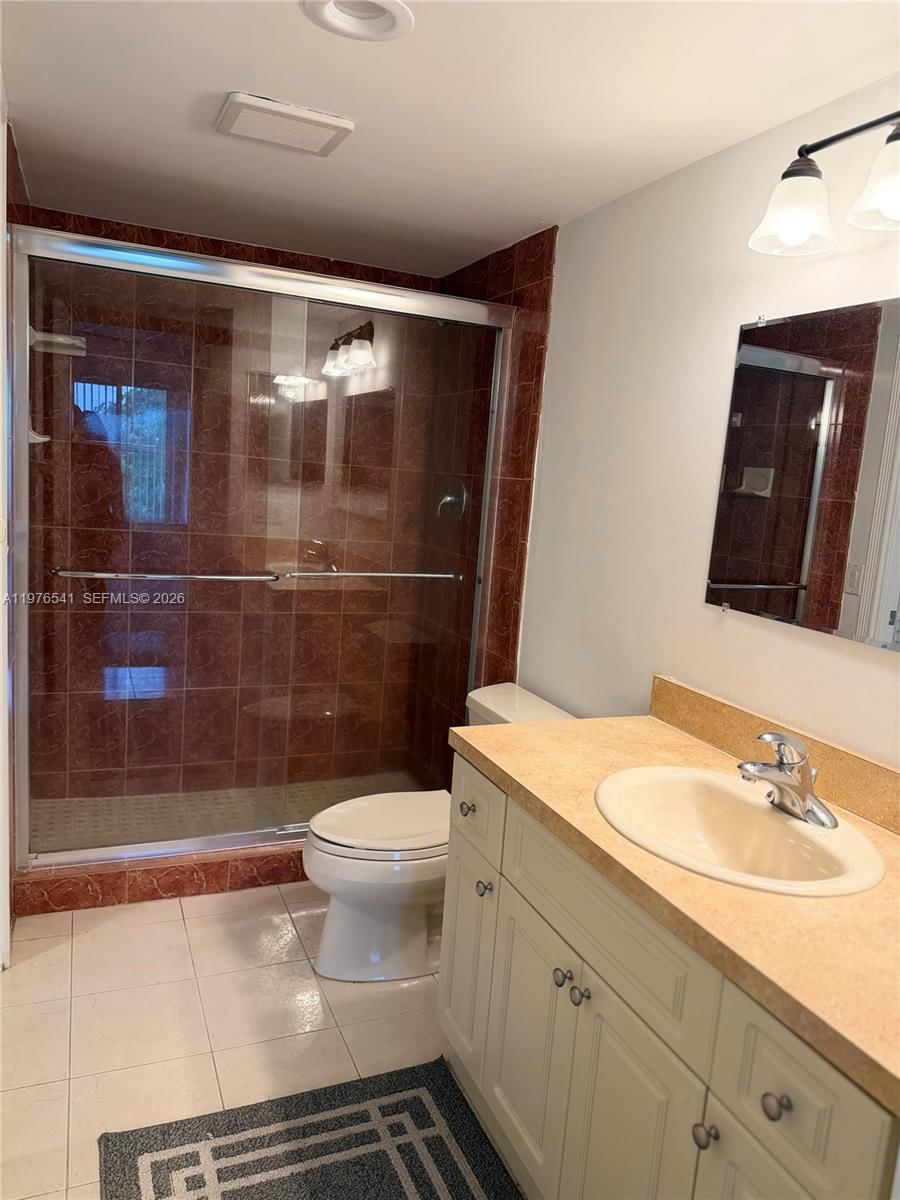 4166 INVERRARY DR, Unit 410 - 26