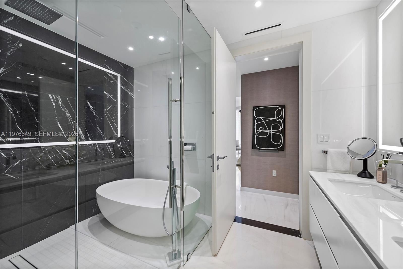 300 BISCAYNE BLVD WAY, Unit 1605 - 13