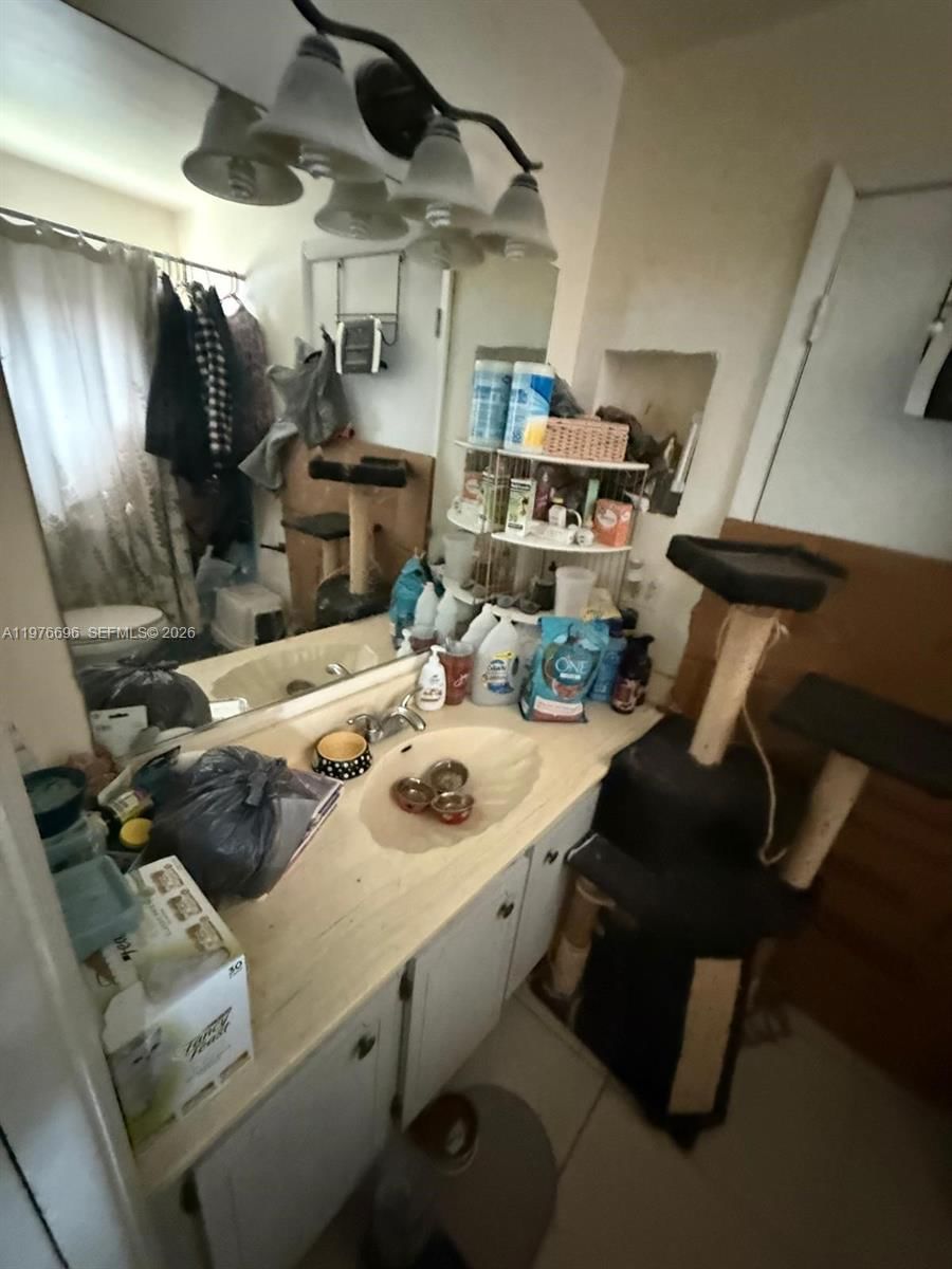 8105 NW 74th Ter - 10