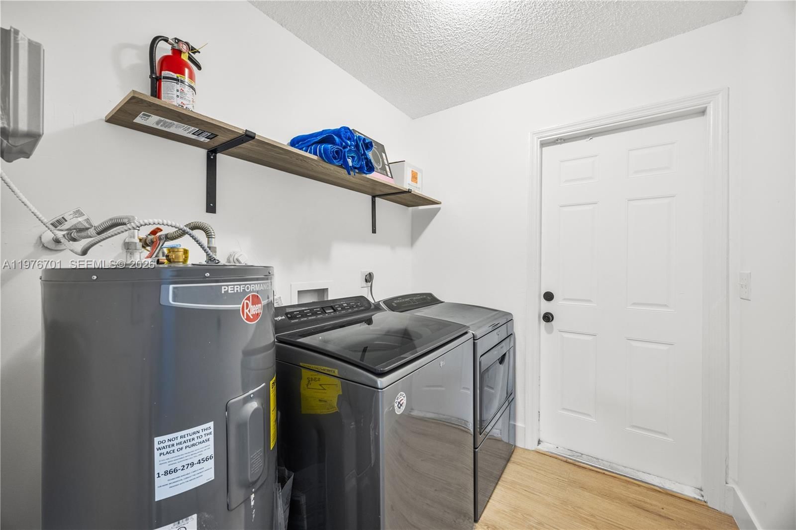 324 STERLING AVE - 25