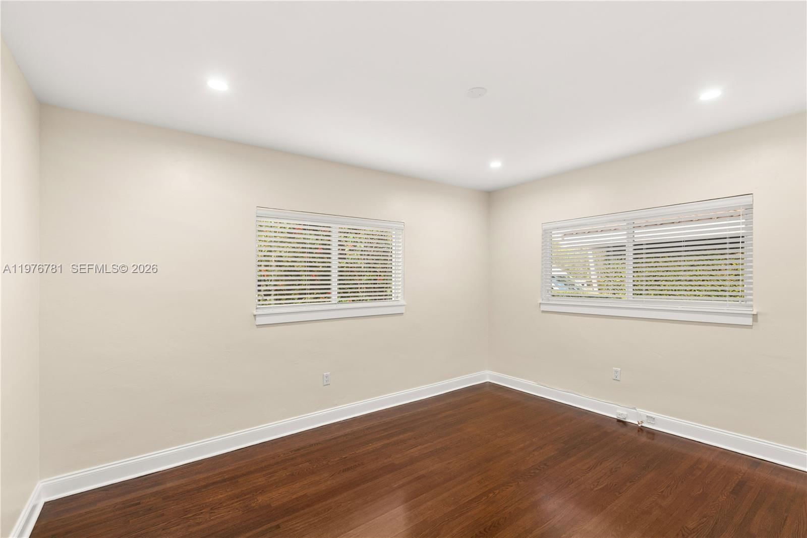 140 Santander Ave - 17