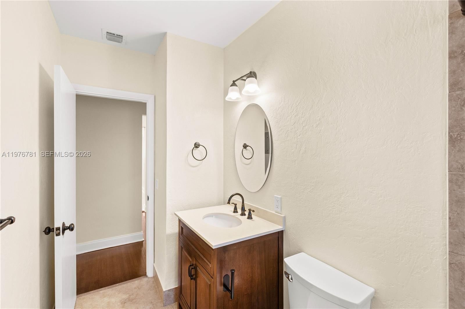 140 Santander Ave - 20