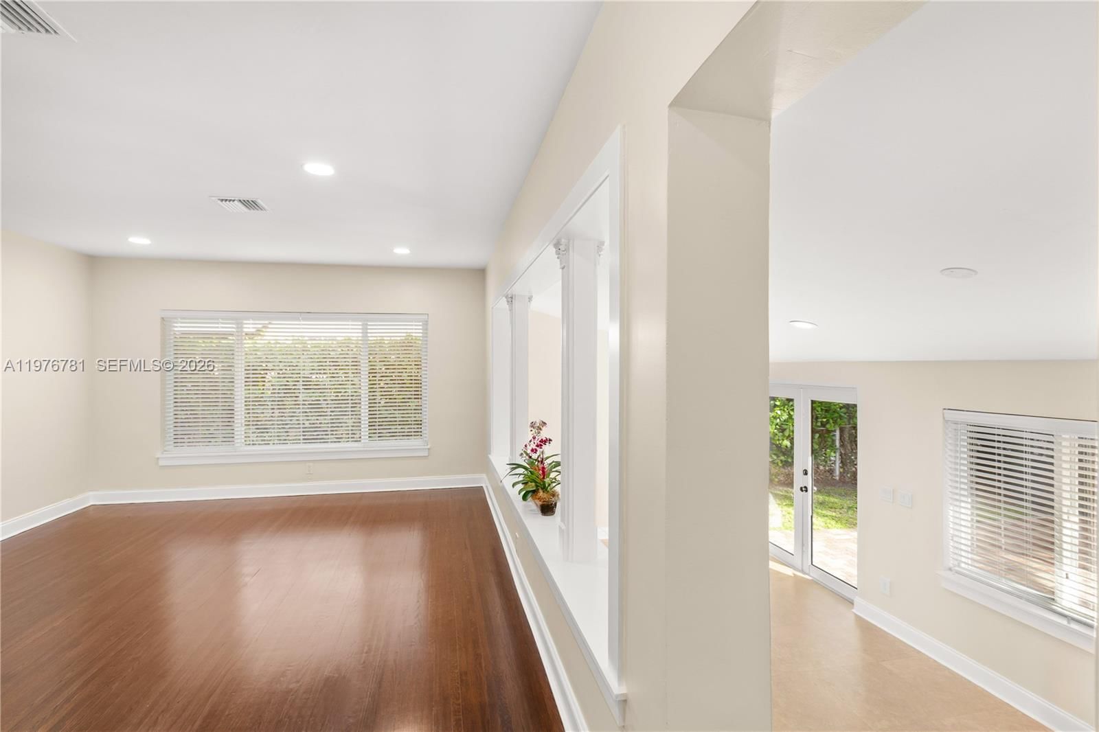 140 Santander Ave - 26