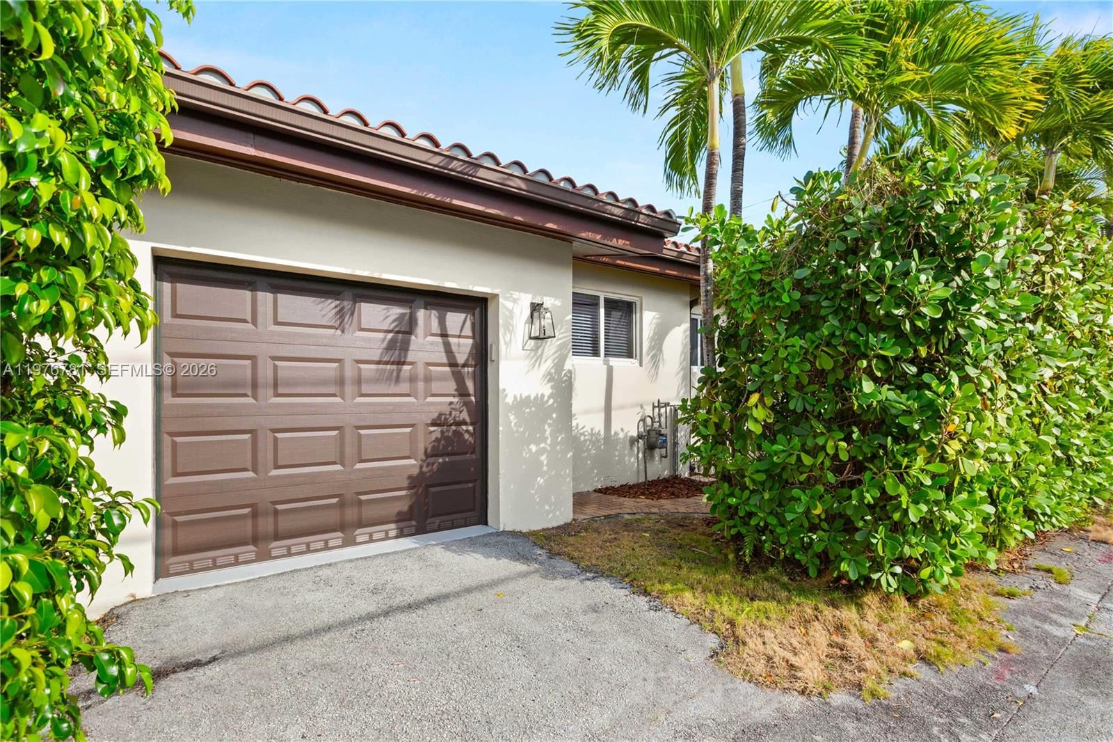 140 Santander Ave - 6