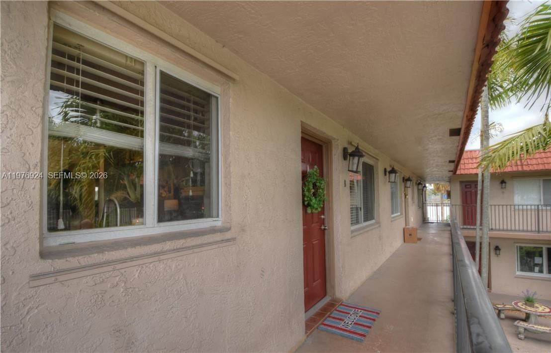 3050 NE 5th Ter, Unit 8 - 14