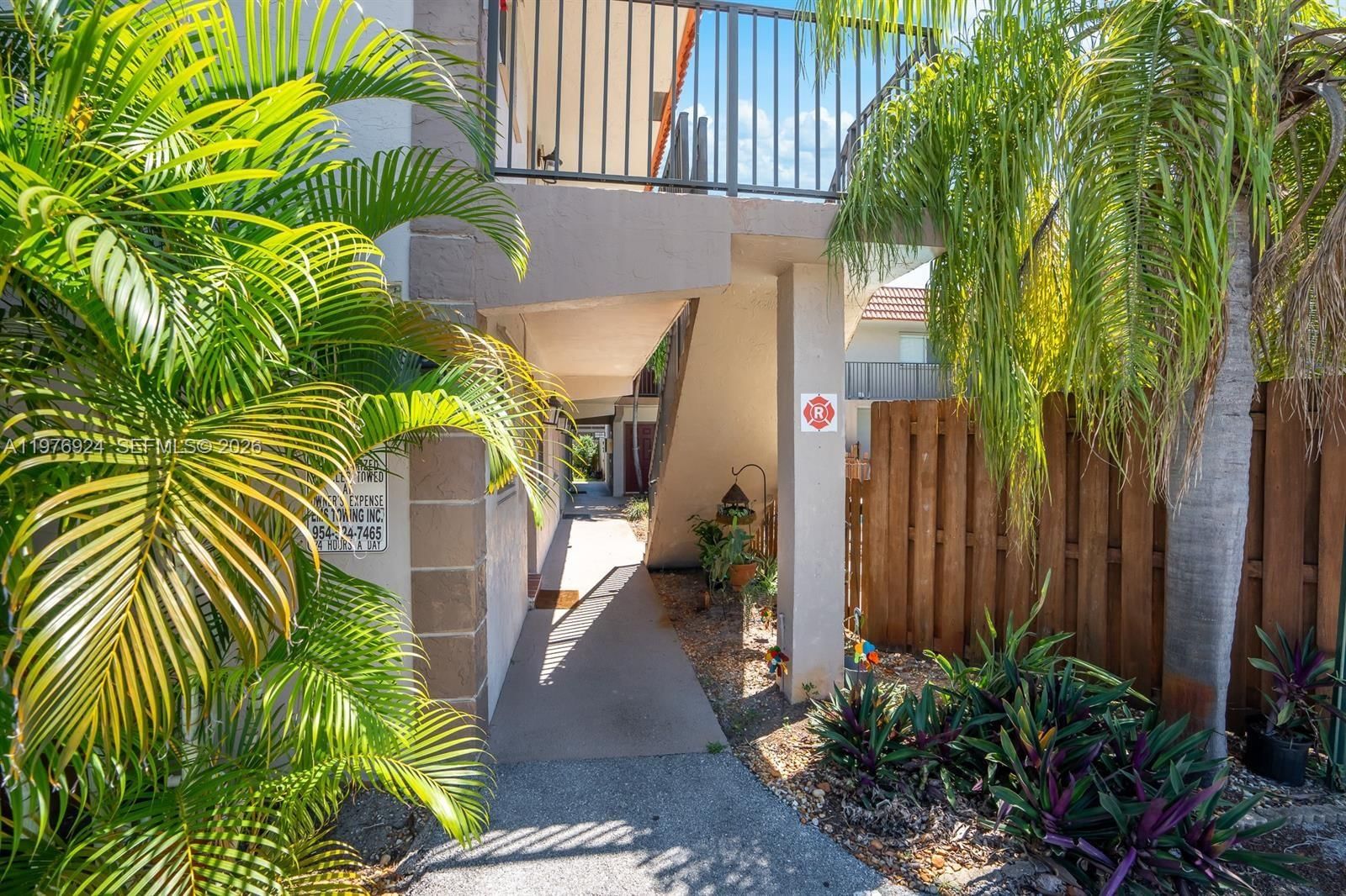 3050 NE 5th Ter, Unit 8 - 2