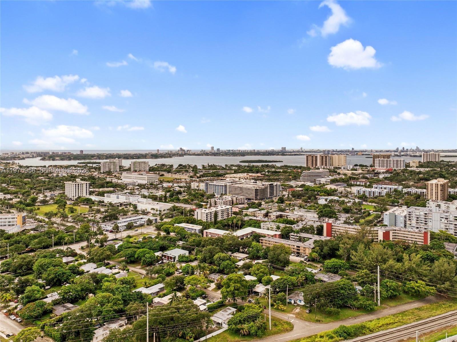 1385 NE 130th St - 54