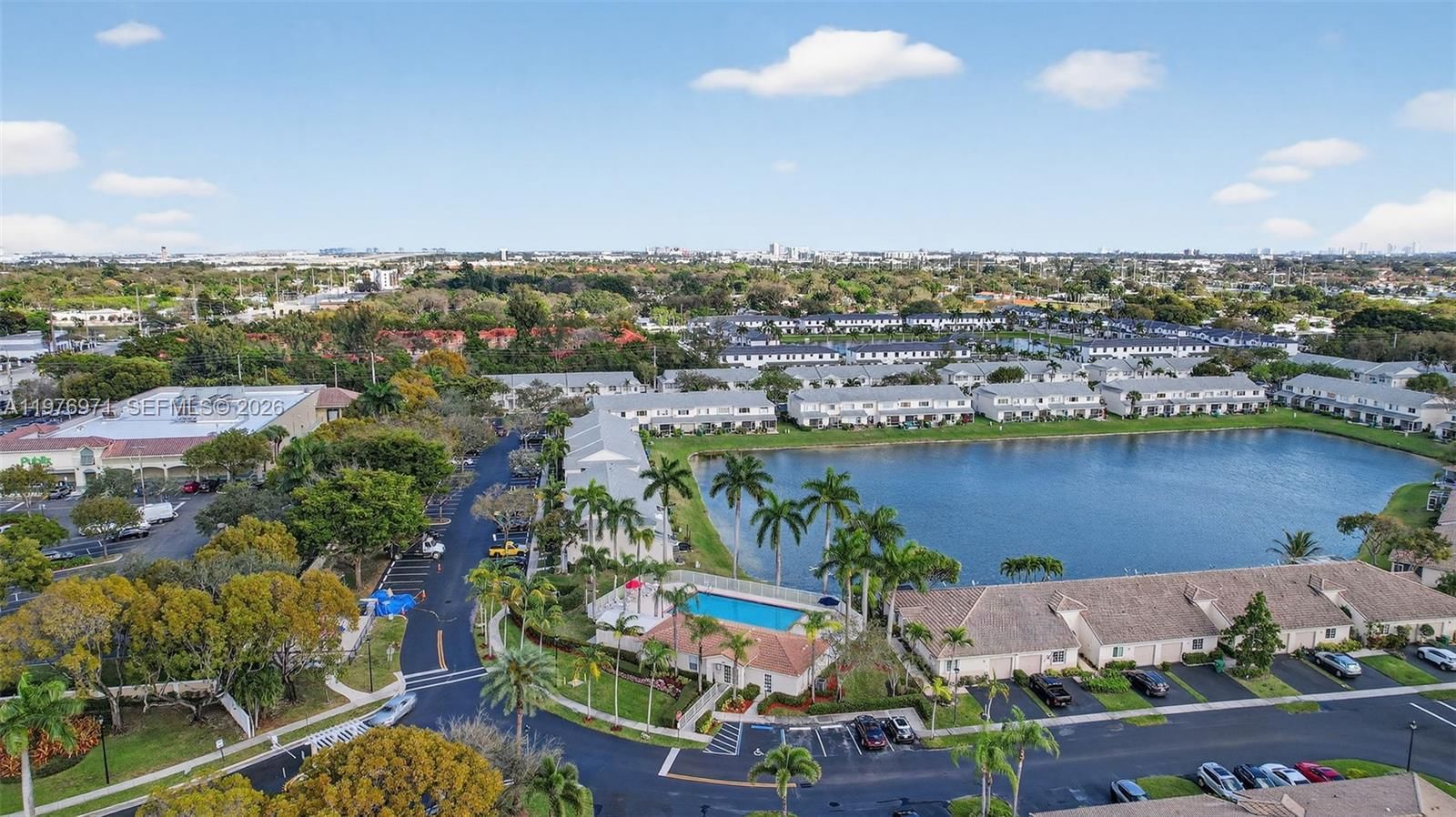 4824 SW 32nd Ter - 32