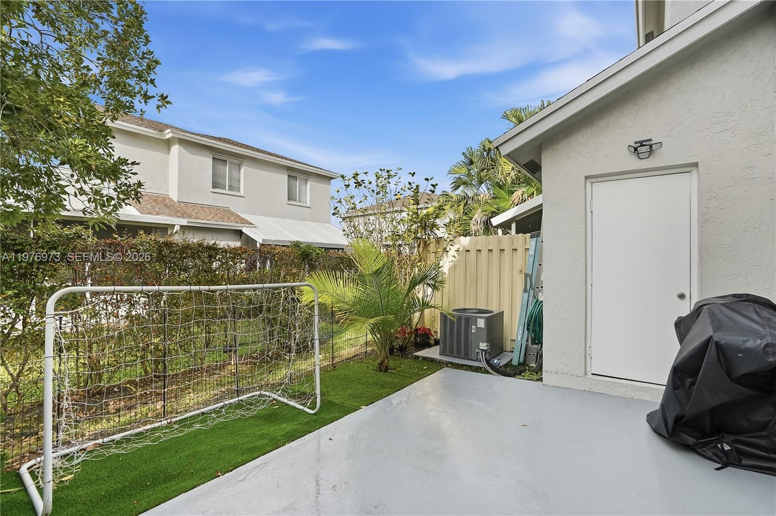 4765 SW 14th St - 22