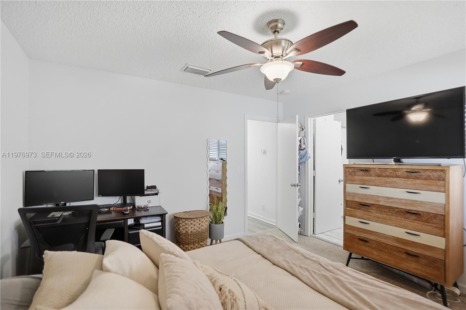 4765 SW 14th St - 25