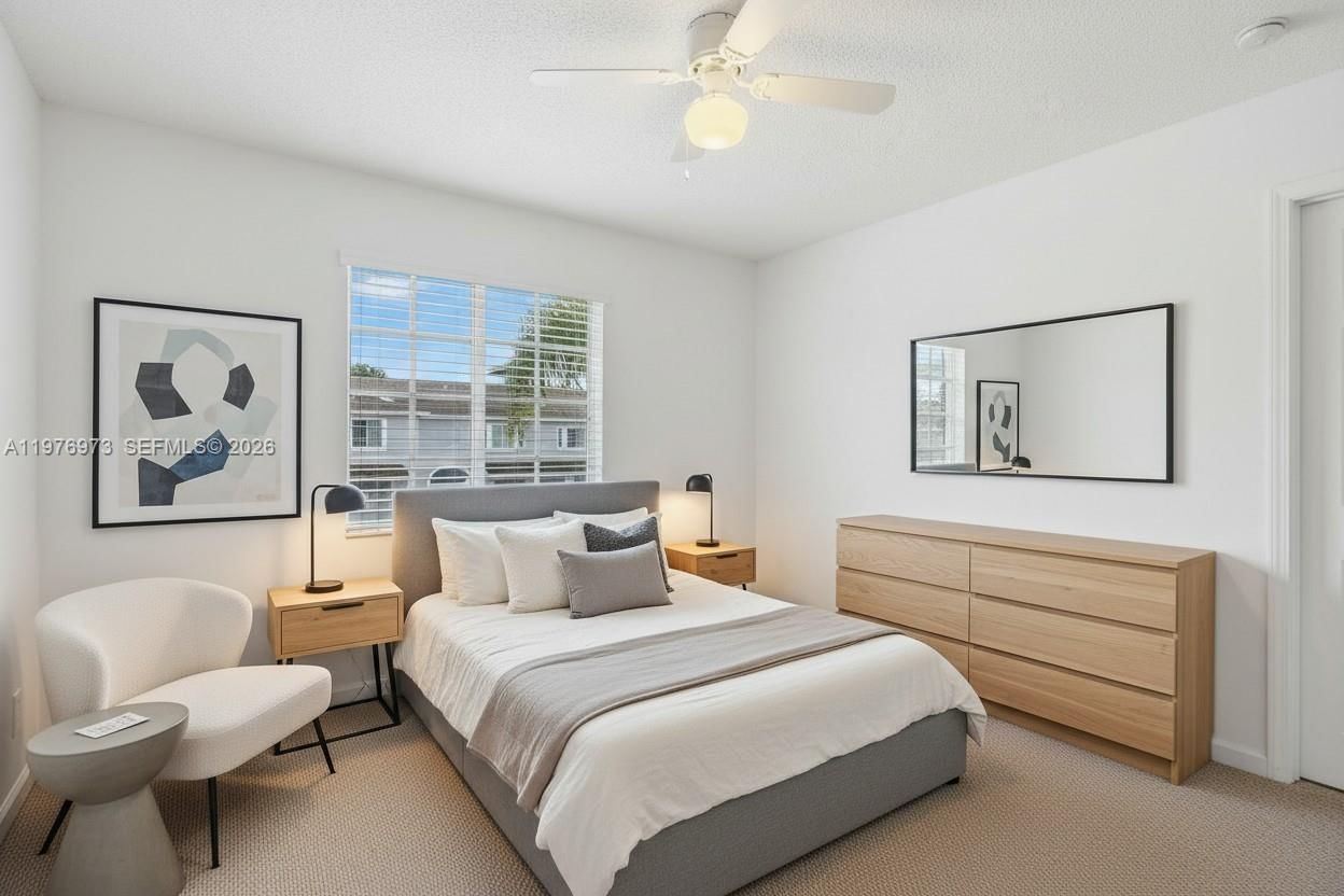 4765 SW 14th St - 32