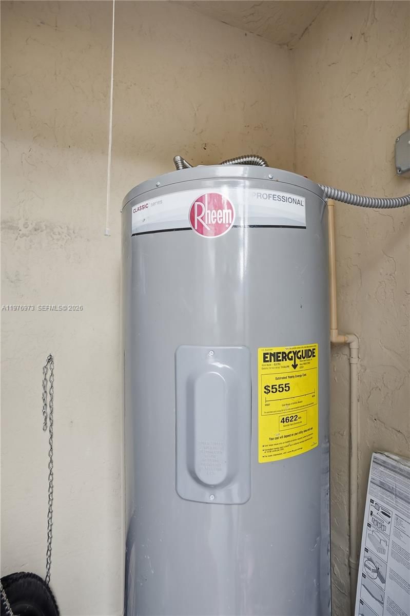 4765 SW 14th St - 35