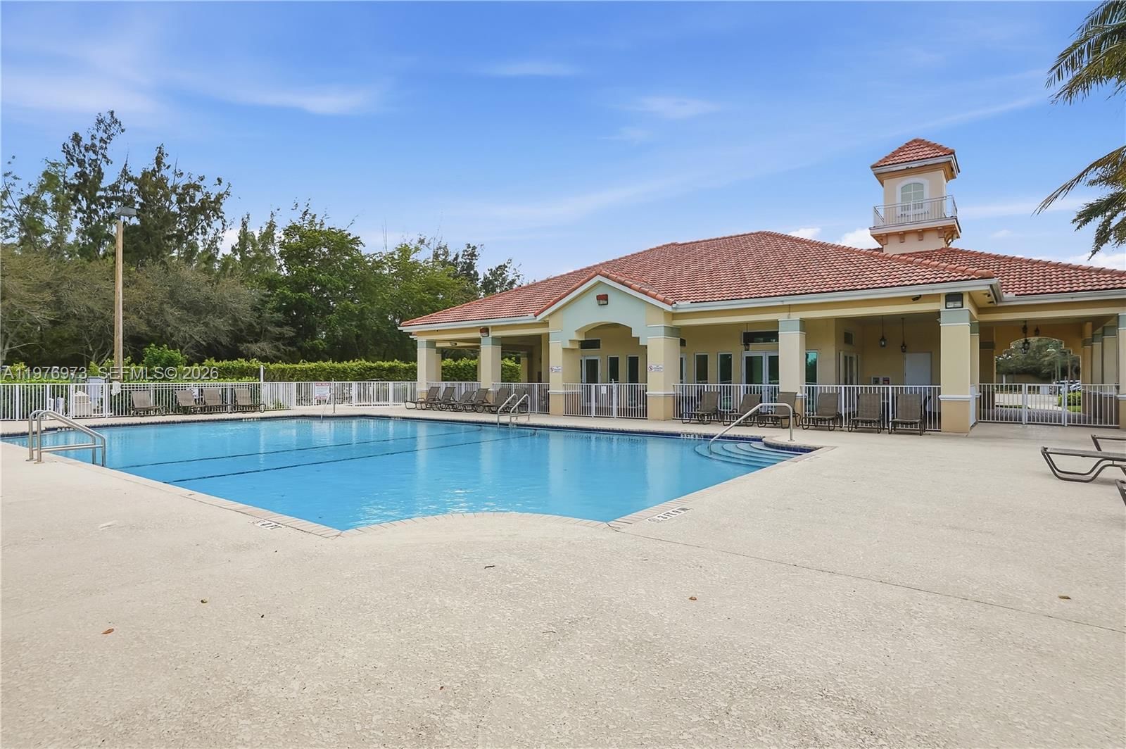 4765 SW 14th St - 39