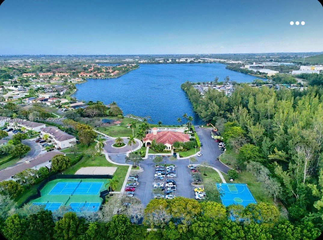 4765 SW 14th St - 49