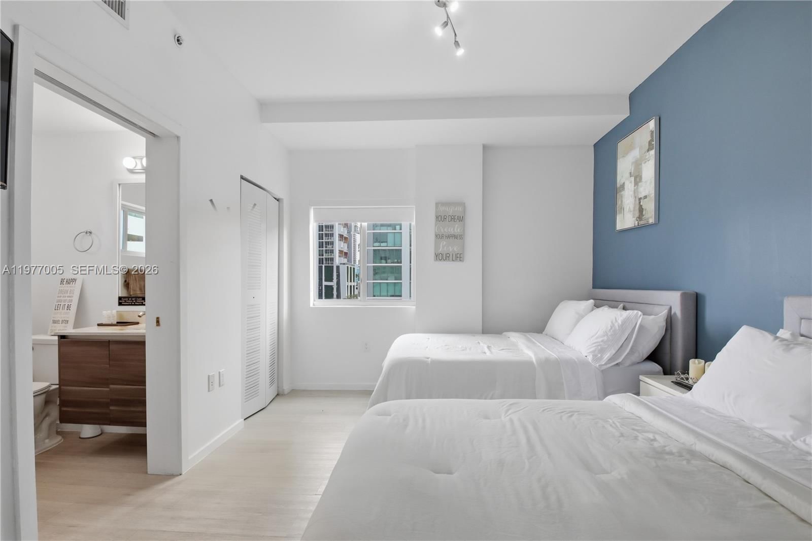 481 NE 29th St, Unit 604 - 18