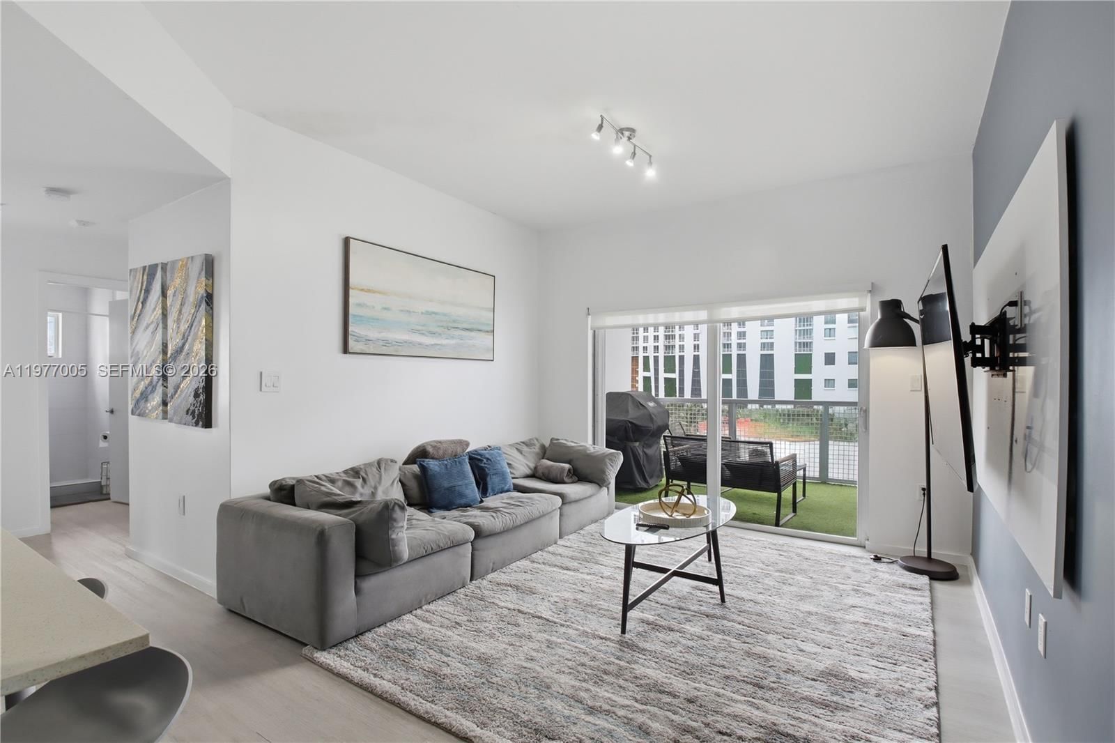 481 NE 29th St, Unit 604 - 2