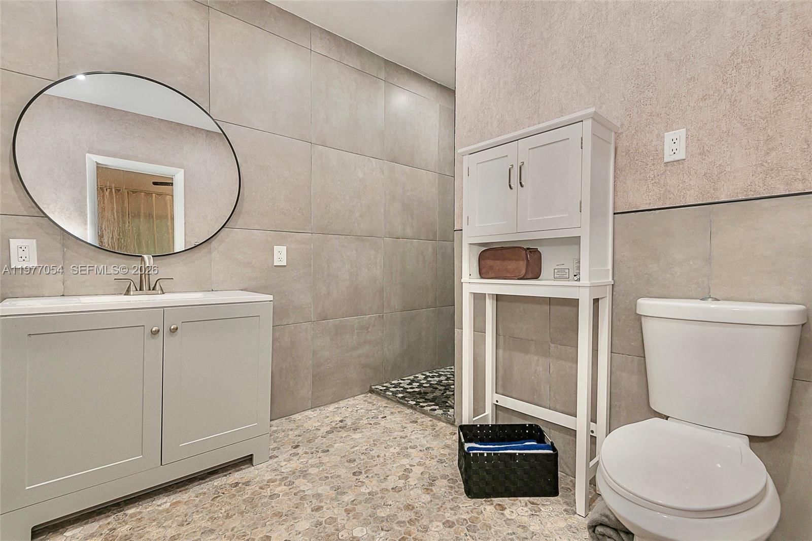 10450 NE 5th Ave - 12